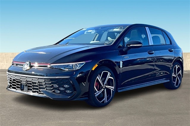 2025 Volkswagen Golf GTI SE's photo