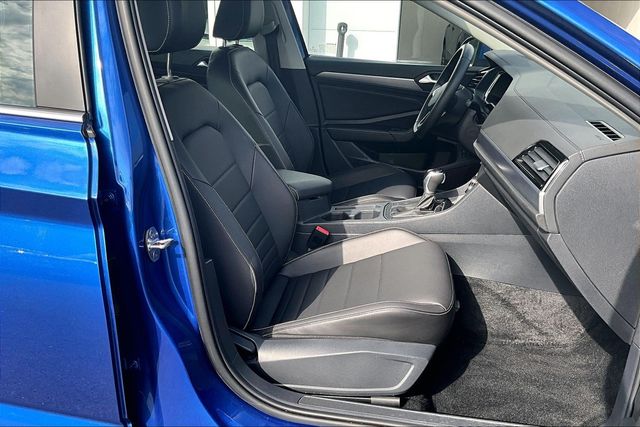 2023 Volkswagen Jetta SE - Photo 18