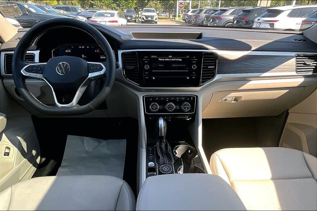 2023 Volkswagen Atlas SE w/Tech - Photo 7