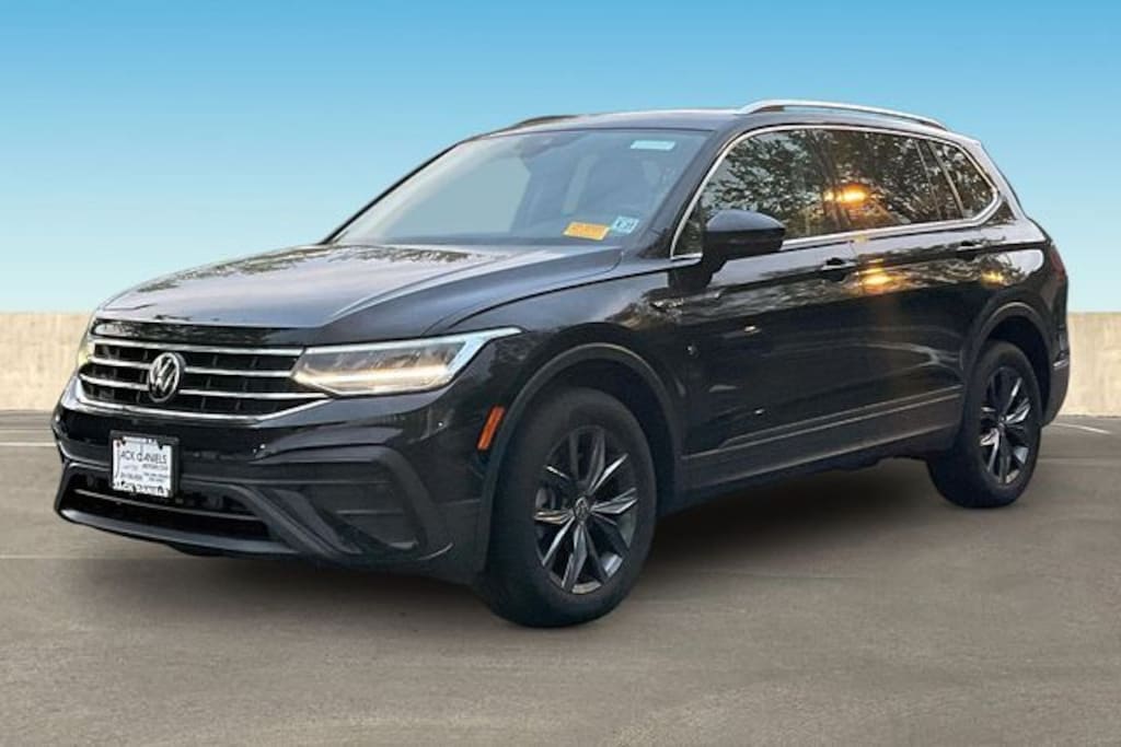 Certified 2022 Volkswagen Tiguan 2.0T SE SUV