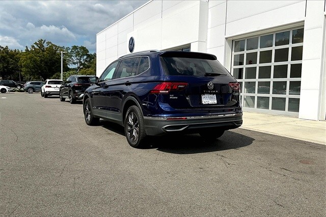 2022 Volkswagen Tiguan SE photo 3