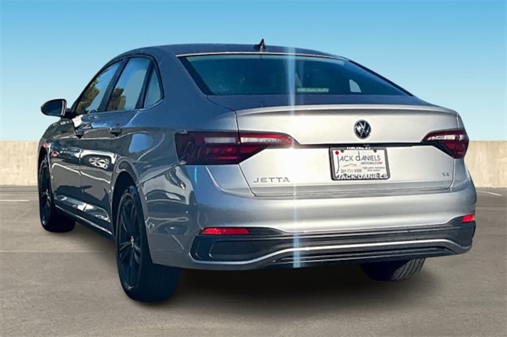 Used 2024 Volkswagen Jetta 1.5T SE Sedan