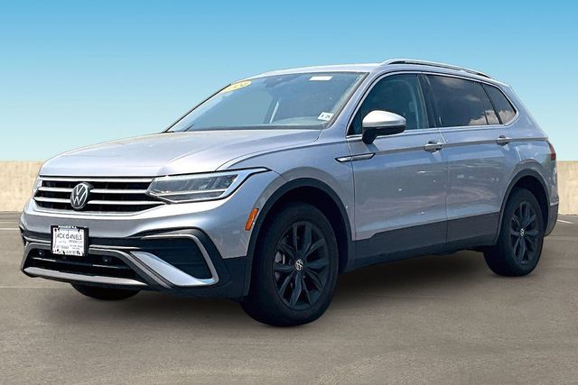 2024 Volkswagen Tiguan 2.0T SE 4Motion's photo