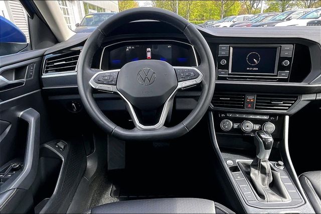 2023 Volkswagen Jetta SE - Photo 9