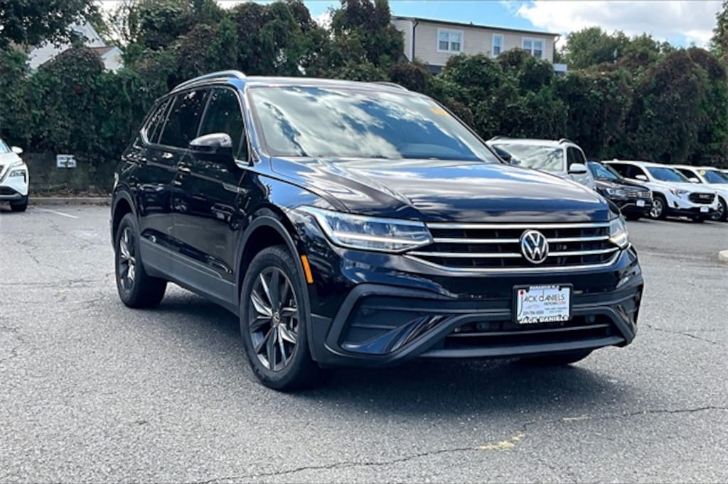 Certified 2022 Volkswagen Tiguan 2.0T SE SUV