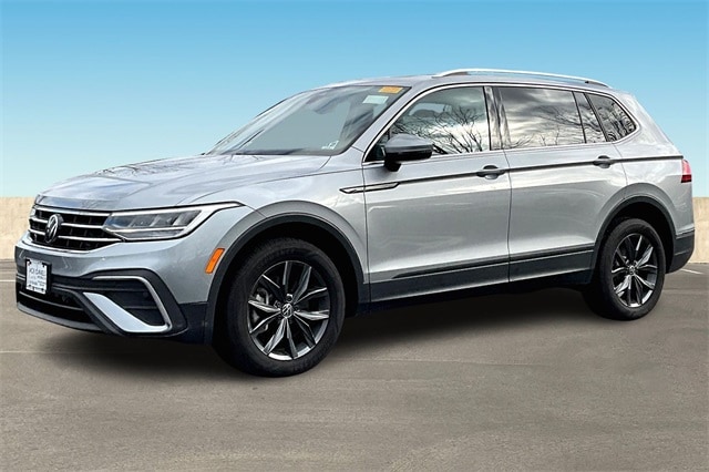 2022 Volkswagen Tiguan SE's photo