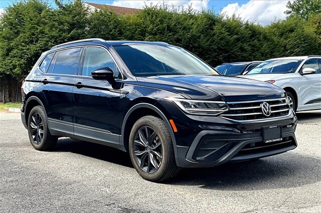 2022 Volkswagen Tiguan SE photo 2