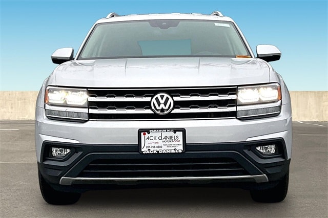 Used 2018 Volkswagen Atlas SE w/Tech with VIN 1V2LR2CA0JC560439 for sale in Paramus, NJ