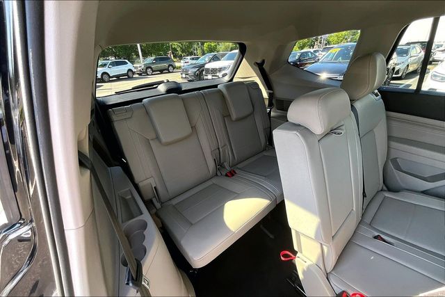 2023 Volkswagen Atlas SE w/Tech - Photo 25