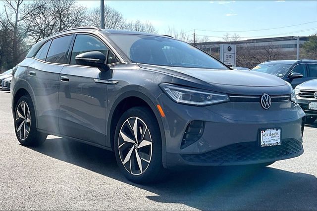 Used 2023 Volkswagen ID.4 PRO S with VIN 1V2GNPE8XPC013871 for sale in Paramus, NJ