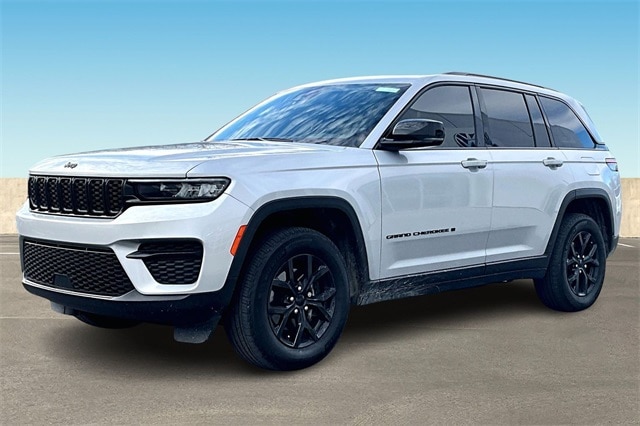 2024 Jeep Grand Cherokee Altitude's photo