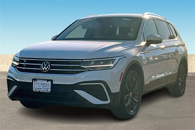 2022 Volkswagen Tiguan SE's photo