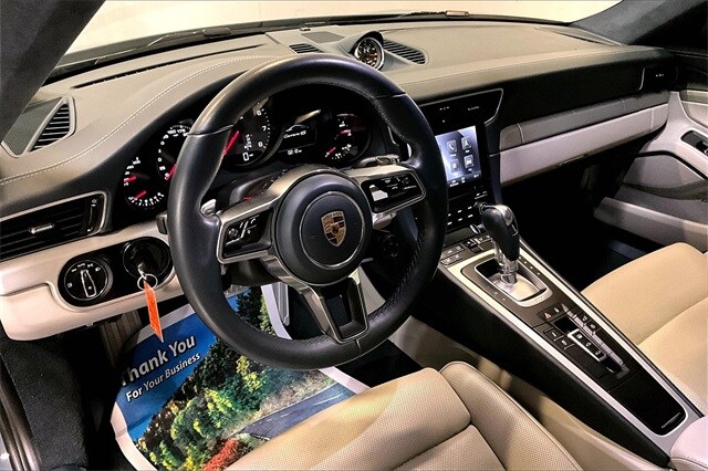 2017 Porsche 911 4S 4 GTS photo 4