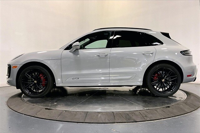 2026 Porsche Macan GTS photo 2