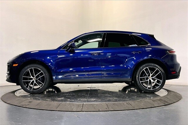 2026 Porsche Macan T photo 2