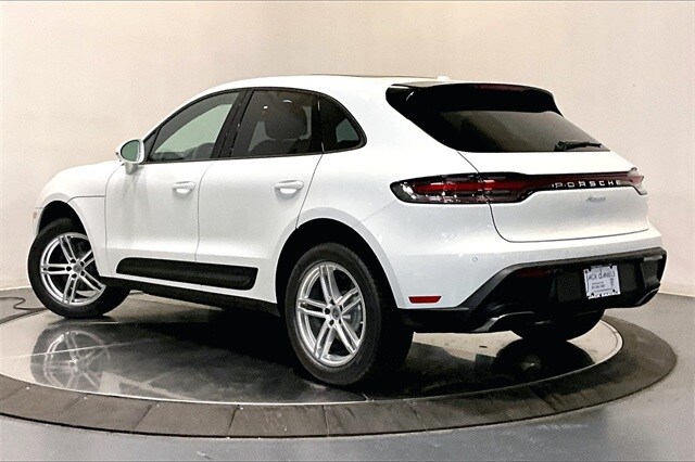 2026 Porsche Macan T photo 3