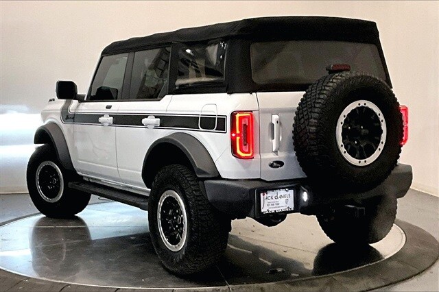 2021 Ford Bronco Outer Banks photo 3