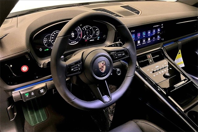 2026 Porsche Panamera 4 photo 4