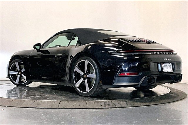 2025 Porsche 911 photo 3