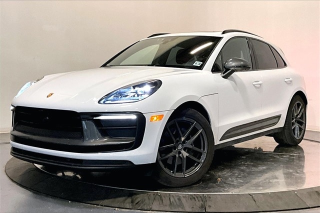 2025 Porsche Macan T's photo