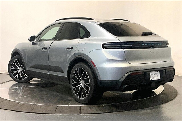2025 Porsche Macan Electric photo 3