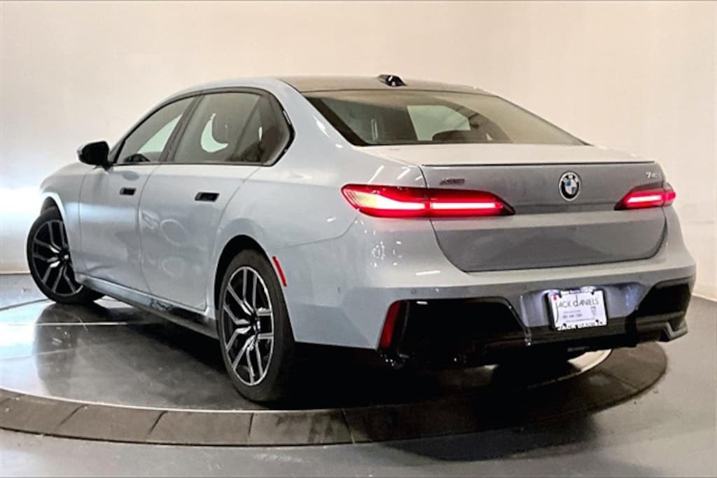 Used 2025 BMW 7 Series 740i xDrive Sedan