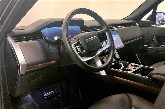 2023 Land Rover Range Rover SE photo 4