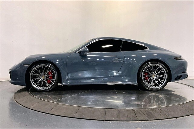 2017 Porsche 911 4S 4 GTS photo 2