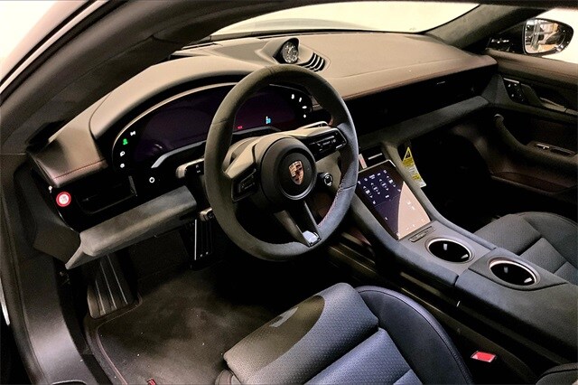 2026 Porsche Taycan GTS photo 4