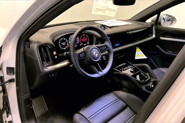 2025 Porsche Cayenne Coupe photo 4