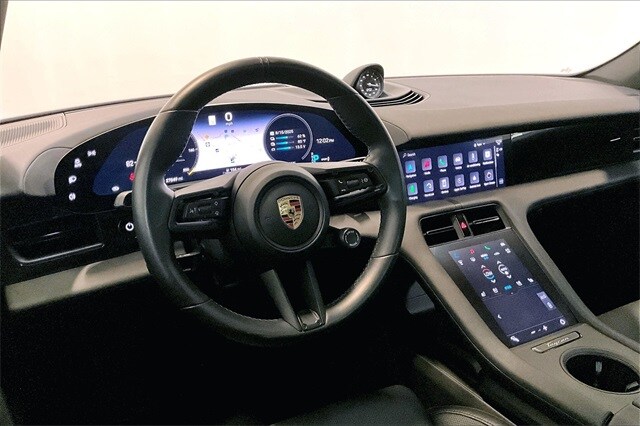 2024 Porsche Taycan photo 4