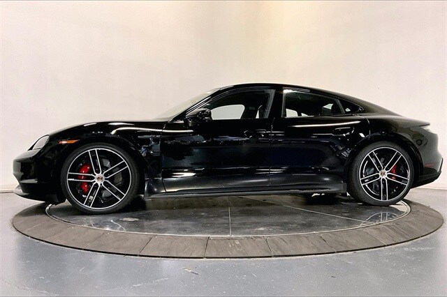 2026 Porsche Taycan GTS photo 2