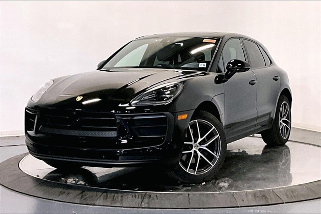 2025 Porsche Macan's photo