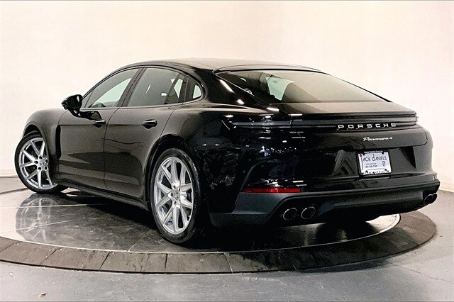 2026 Porsche Panamera 4 photo 3