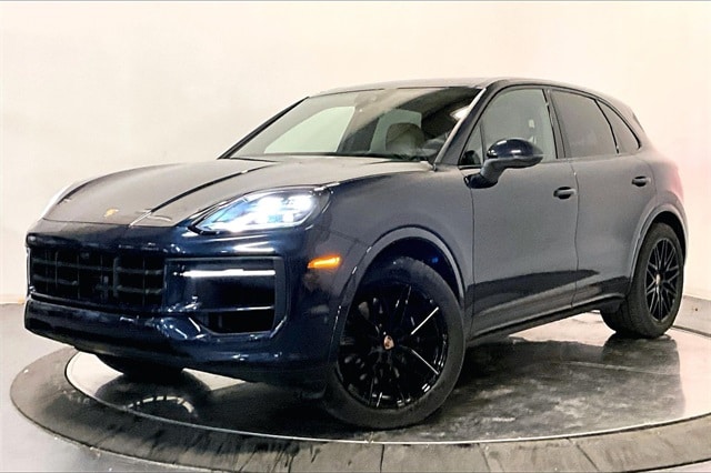 2025 Porsche Cayenne Base's photo
