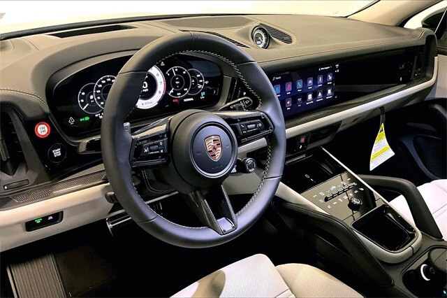 2026 Porsche Cayenne GTS photo 4