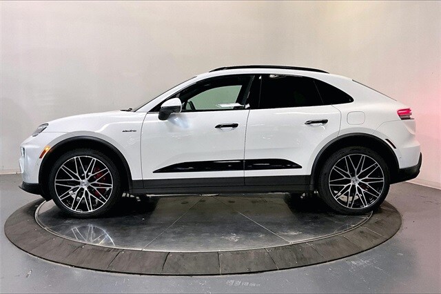 2025 Porsche Macan Electric photo 2