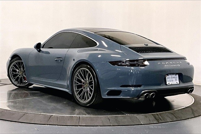 2017 Porsche 911 4S 4 GTS photo 3