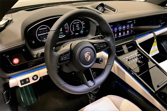2026 Porsche Panamera 4 E-Hybrid photo 4