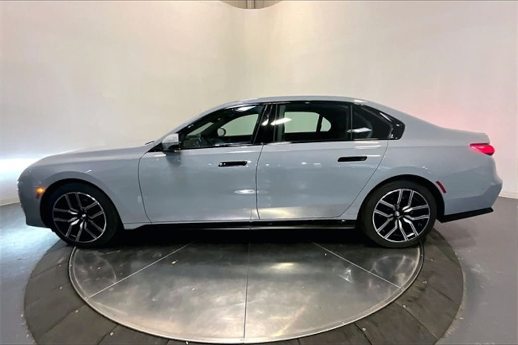 Used 2025 BMW 7 Series 740i xDrive Sedan