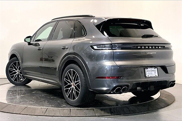 2026 Porsche Cayenne photo 3