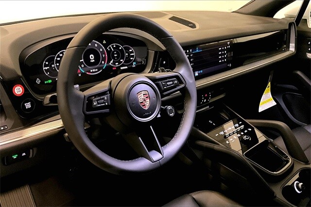 2026 Porsche Cayenne photo 3