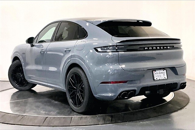 2025 Porsche Cayenne E-Hybrid Coupe Turbo photo 3