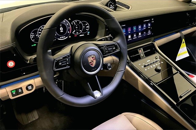 2026 Porsche Panamera 4 photo 4