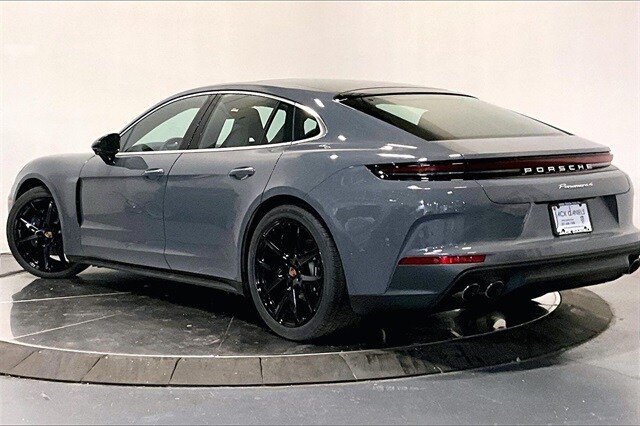 2026 Porsche Panamera 4 photo 3