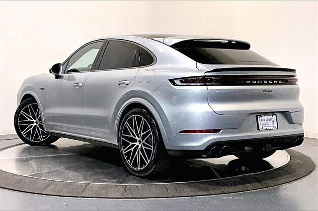 2025 Porsche Cayenne E-Hybrid Coupe Turbo photo 3
