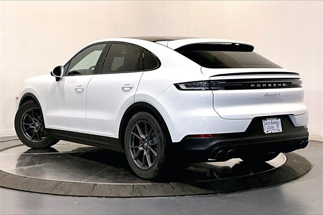 2025 Porsche Cayenne Coupe S photo 3