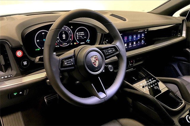 2026 Porsche Cayenne S photo 3