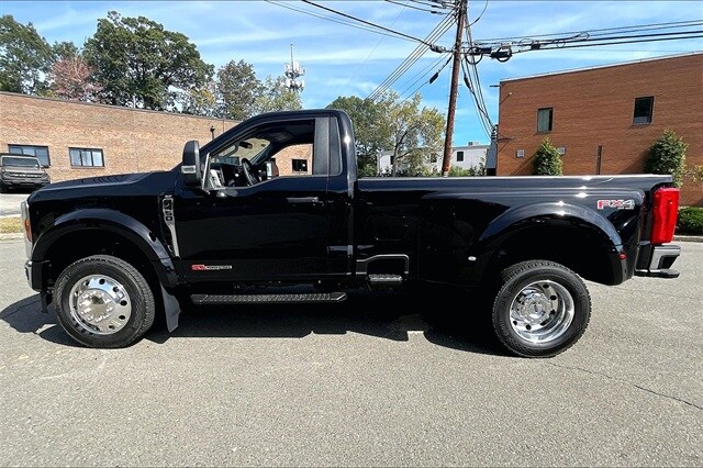 2025 Ford F-450 photo 2