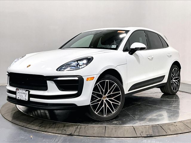 2023 Porsche Macan Base